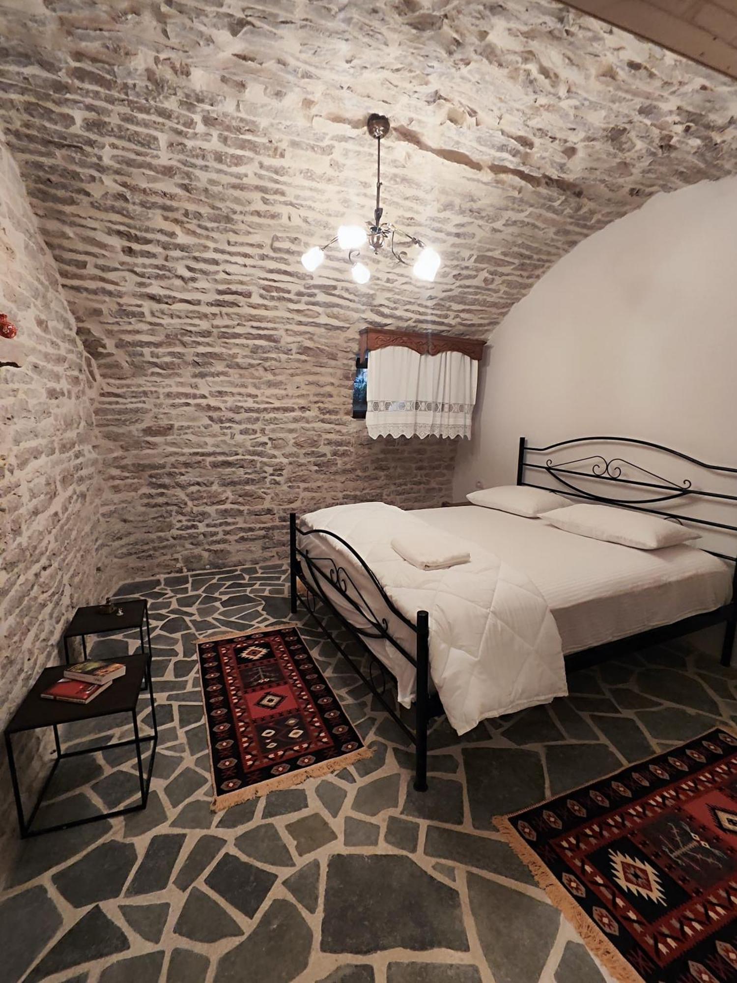 Guri Gjirokastër